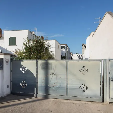 Residenza Leonardo By Salento Prime بيت للعطل Santa Maria di Leuca